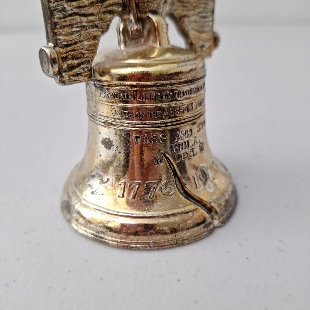 VTG 1776-1976 Liberty Bell Bicentennial Metal Eagle Topper Collectible Souvenir